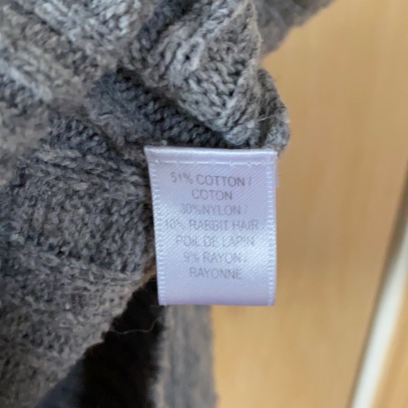 Women’s/Kid’s. Brand: Abercrombie. Size: Large. - Picture 5 of 5